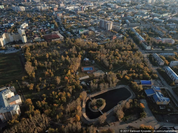 Рубки в парке "Изумрудном" с высоты птичьего полета.