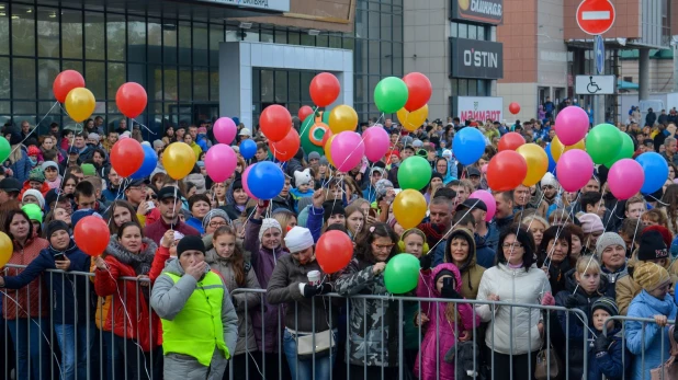 ТРЦ "Весна" с размахом отметил свое 6-летие. 1 октября 2017 года.