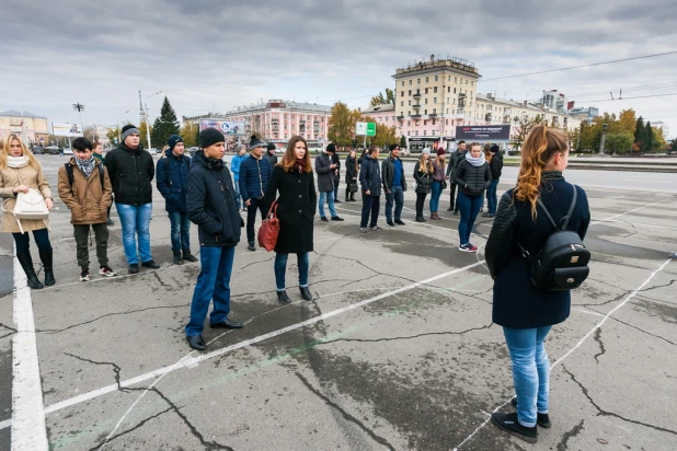 Флешмоб барнаульских студентов в честь дня рождения Владимира Путина.