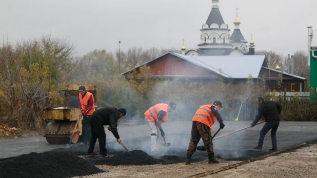 Строительство спортивной площадки в Белоярске.