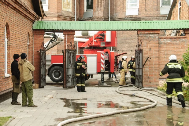 Пожар на территории Покровского собора.