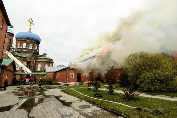 Пожар на территории Покровского собора.