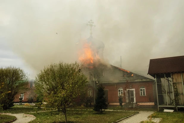 Пожар на территории Покровского собора.