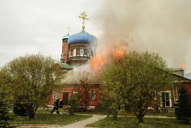 Пожар на территории Покровского собора.