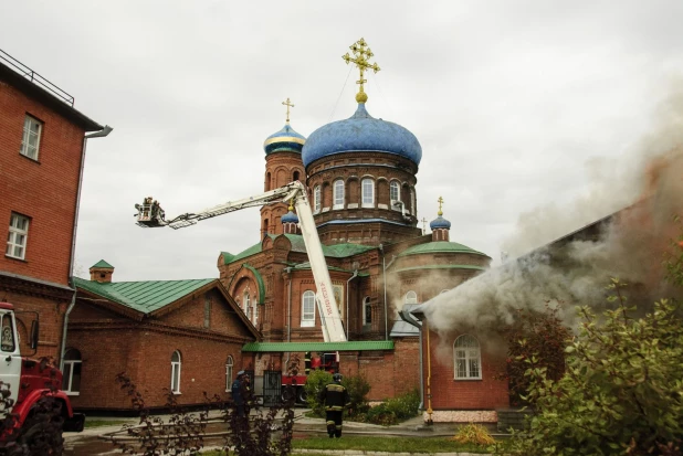 Пожар на территории Покровского собора.