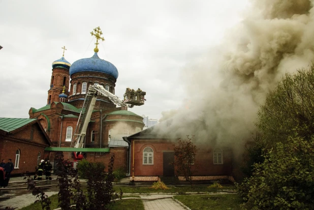 Пожар на территории Покровского собора.