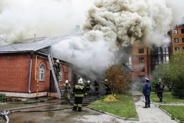 Пожар на территории Покровского собора.