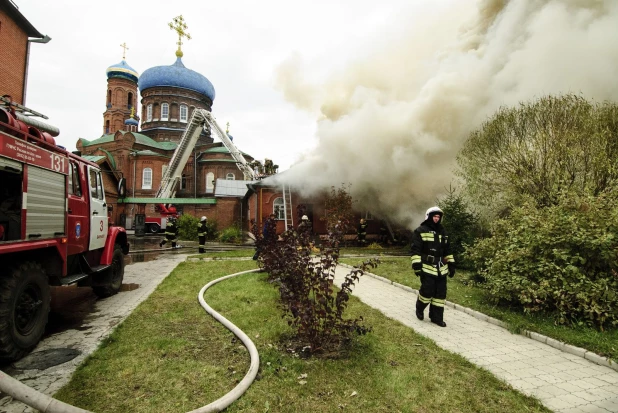 Пожар на территории Покровского собора.