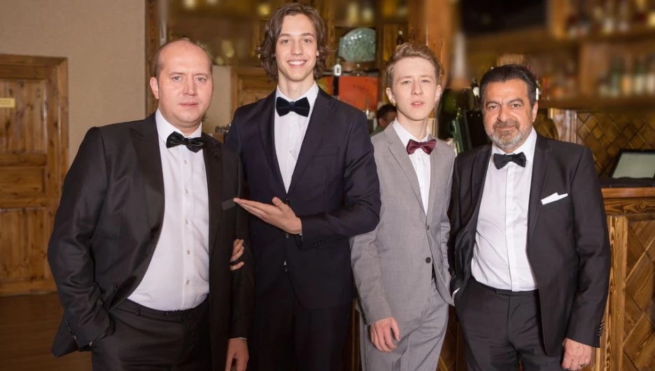 Актеры сериала "Ивановы-Ивановы".