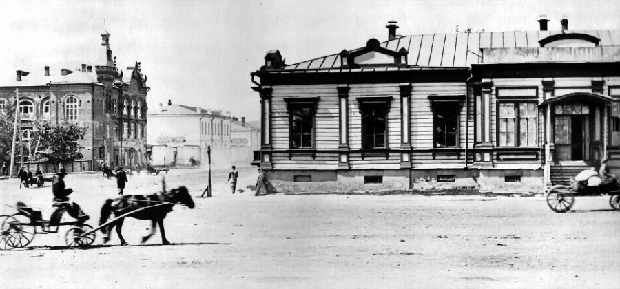 Управление Алтайского округа на Соборной площади, позднее земская управа, дом колхозника (ул.Ползунова, 40)