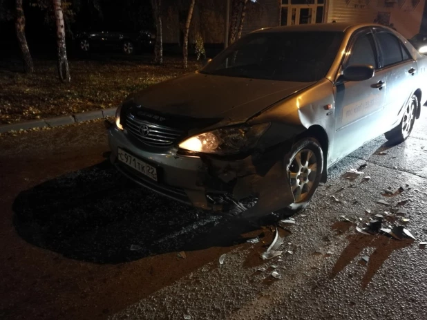 Пьяного барнаульца, сбежавшего с места ДТП, привела обратно жена