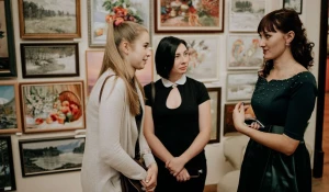 Галерея "Нагорная" отметила свой день рождения.