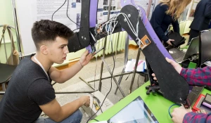 Даниил Болбуков собрал  фрезерный станок.