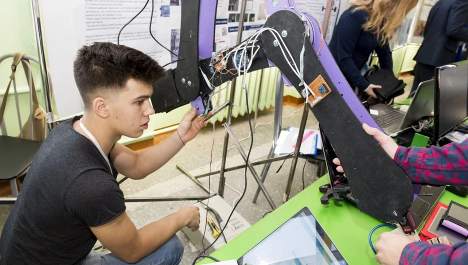 Даниил Болбуков собрал  фрезерный станок.