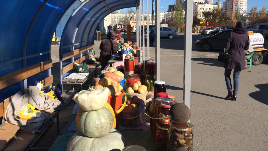 Торговля на улицах Барнаула.