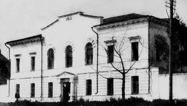 Краеведческий музей, бывшая химическая лаборатория горного округа (ул.Ползунова, 46)