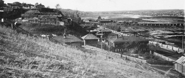 Вид на лесопильный завод и Барнаулку