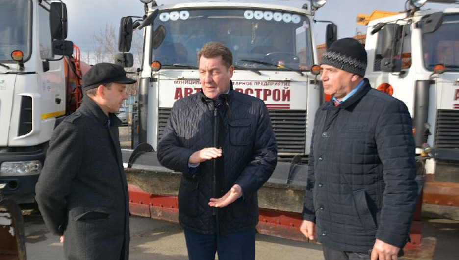 Сергей Дугин проинспектировал готовность коммунальщикам к работам по уборке снега. 26 октября 2017 года.