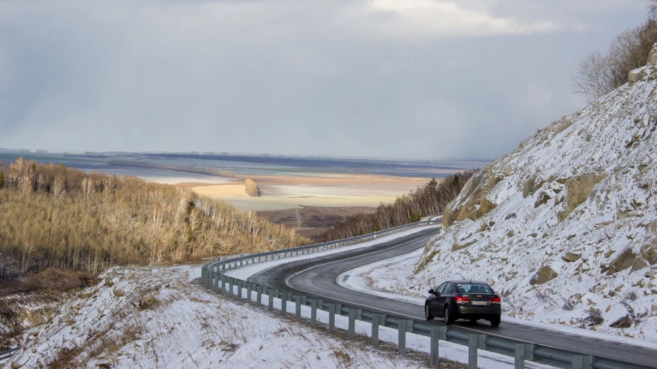 Дорога. Алтай. Зима.