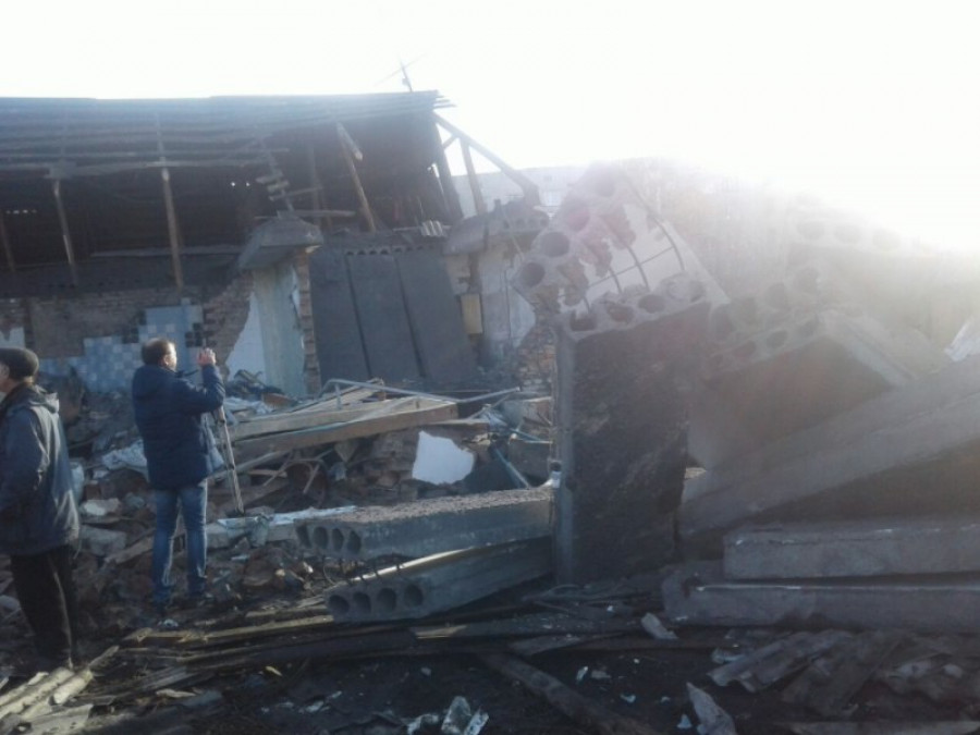 Снимки с места взрыва дома в Рубцовске.