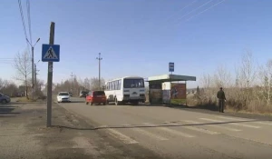 Остановка около ЦГБ Бийска.