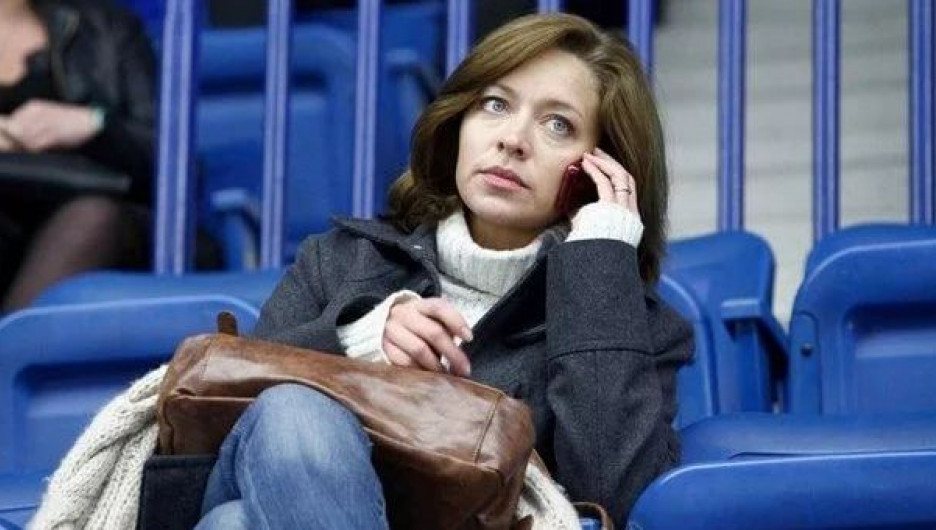Серафима Низовская в роли Юлии Борисовны в сериале "Молодежка".