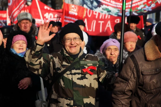 Демонстрация и митинг барнаульских коммунистов 7 ноября 2016 года.