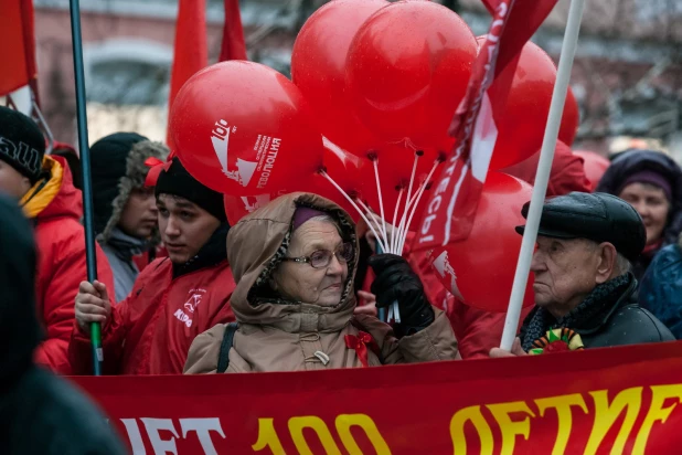 Шествие и митинг барнаульских коммунистов  7 ноября 2017 года.