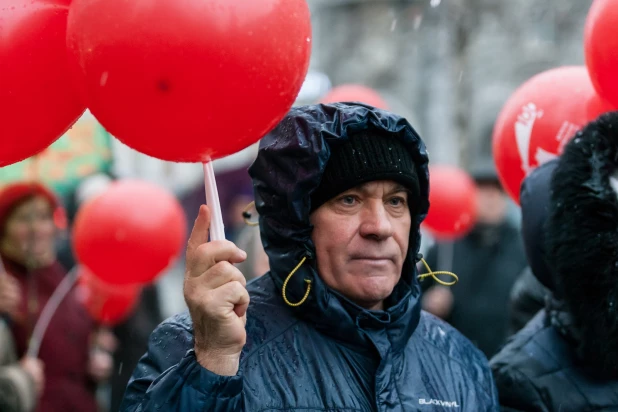 Шествие и митинг барнаульских коммунистов  7 ноября 2017 года.