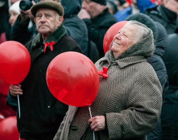 Шествие и митинг барнаульских коммунистов  7 ноября 2017 года.