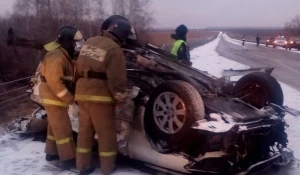 Очевидцы: четыре человека погибли в страшном столкновении автобуса и двух легковушек.