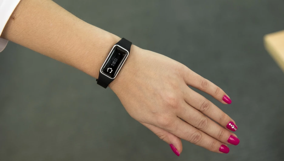 Фитнес-браслет.