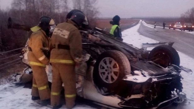 В ГИБДД рассказали подробности страшной аварии на алтайской трассе.