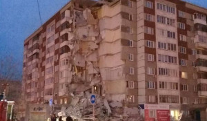В жилом доме в Ижевске от взрыва обрушились девять этажей.