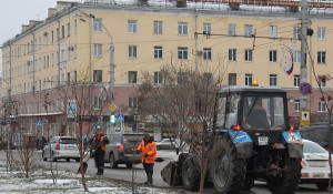 Дорожники вывезли из Барнаула 160 тонн снега.
