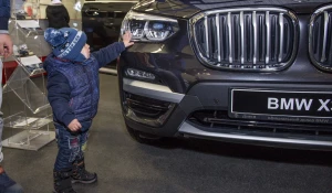 В Барнауле презентовали новый BMW X3.