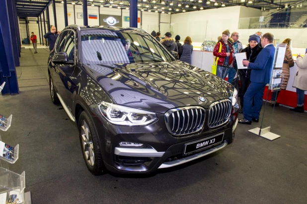 В Барнауле презентовали новый BMW X3.