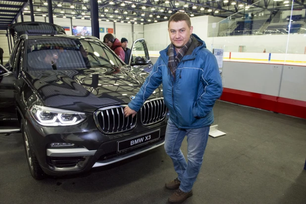 В Барнауле презентовали новый BMW X3.