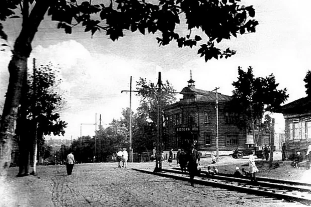 Линиями барнаул. Старый проспект Красноармейский Барнаул. Барнаул Красноармейский старый город 19-20 век. Проспект Красноармейский в 1930-е годы Барнаул. Красноармейский проспект в Барнауле старые фото.