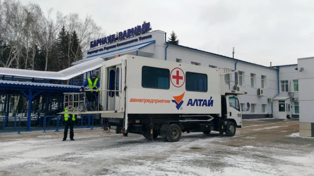 Амбулифт в барнаульском аэропорту.