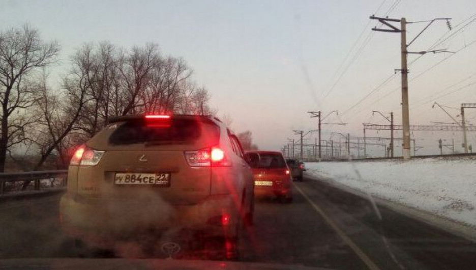 Пробка на Новосибирском тракте.