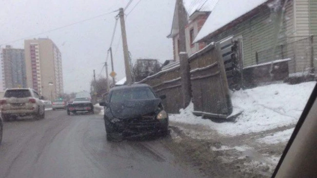 В Барнауле столкнулись 4 автомобиля