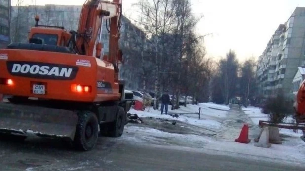 Прорыв водопровода.