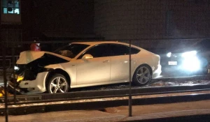 В центре Барнаула столкнулись три иномарки.