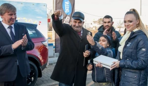 Ваагн Аковян, счастливый обладатель легендарного Land Rover Discovery Sport.