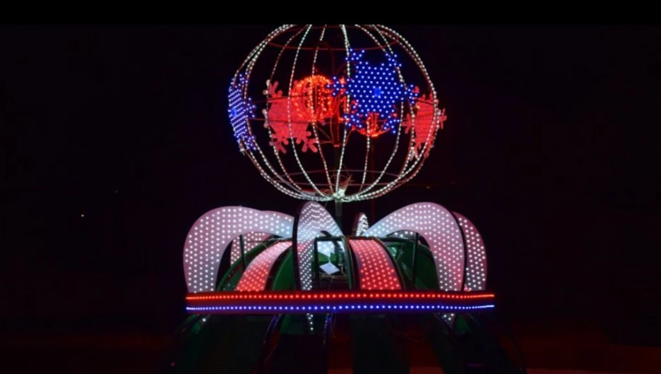 Новогодние световые фонтаны в Барнауле.