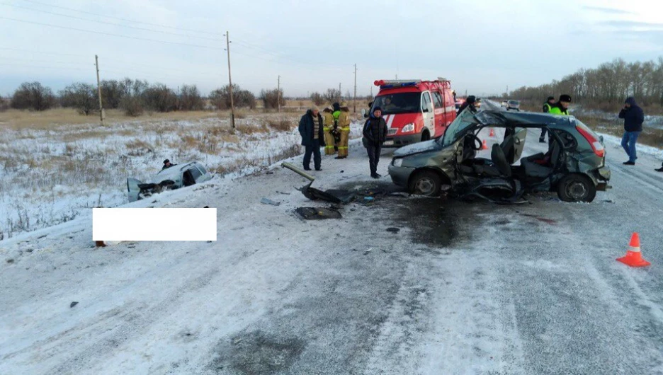 Под Рубцовском в ДТП погибли два человека. 10 декабря 2017 года.