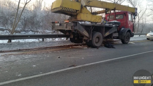 В ГИБДД рассказали подробности смертельного ДТП на алтайской трассе.