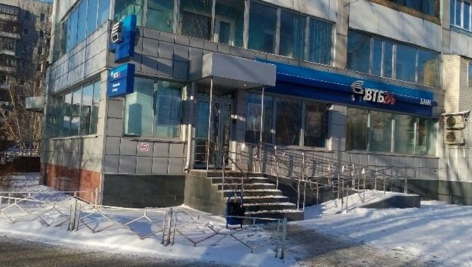 Барнаулец сообщил, что преступники пытались взорвать банкомат ВТБ24