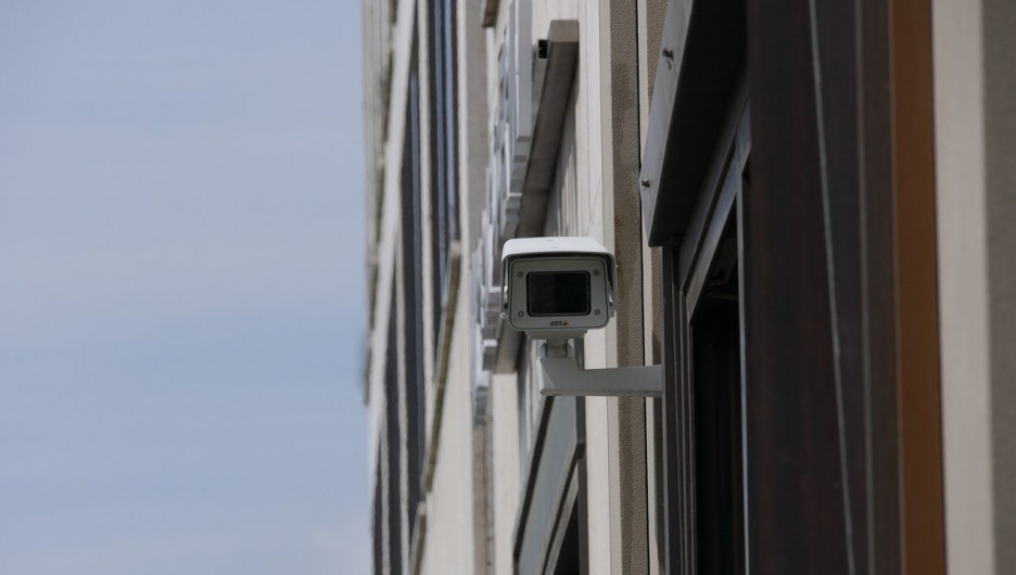 Бийчанин стащил камеру видеонаблюдения из лифта